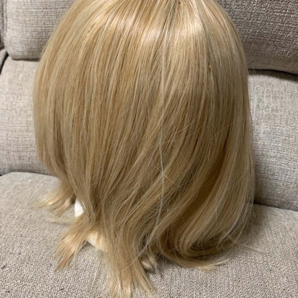 Wig - Picture 4 of 6